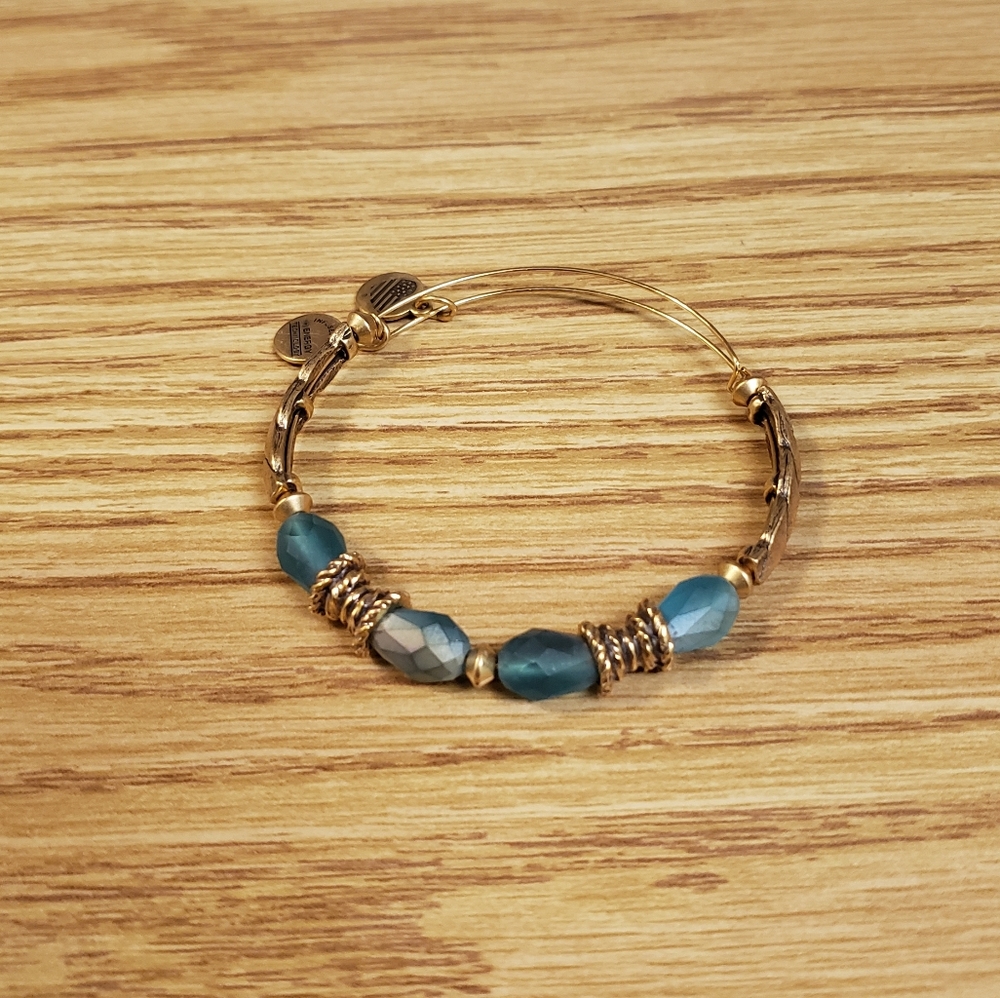 💎Alex and Ani pretty and delicate bracelet